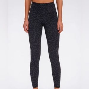 Lululemon Wunder Under Size 6 cheetah print